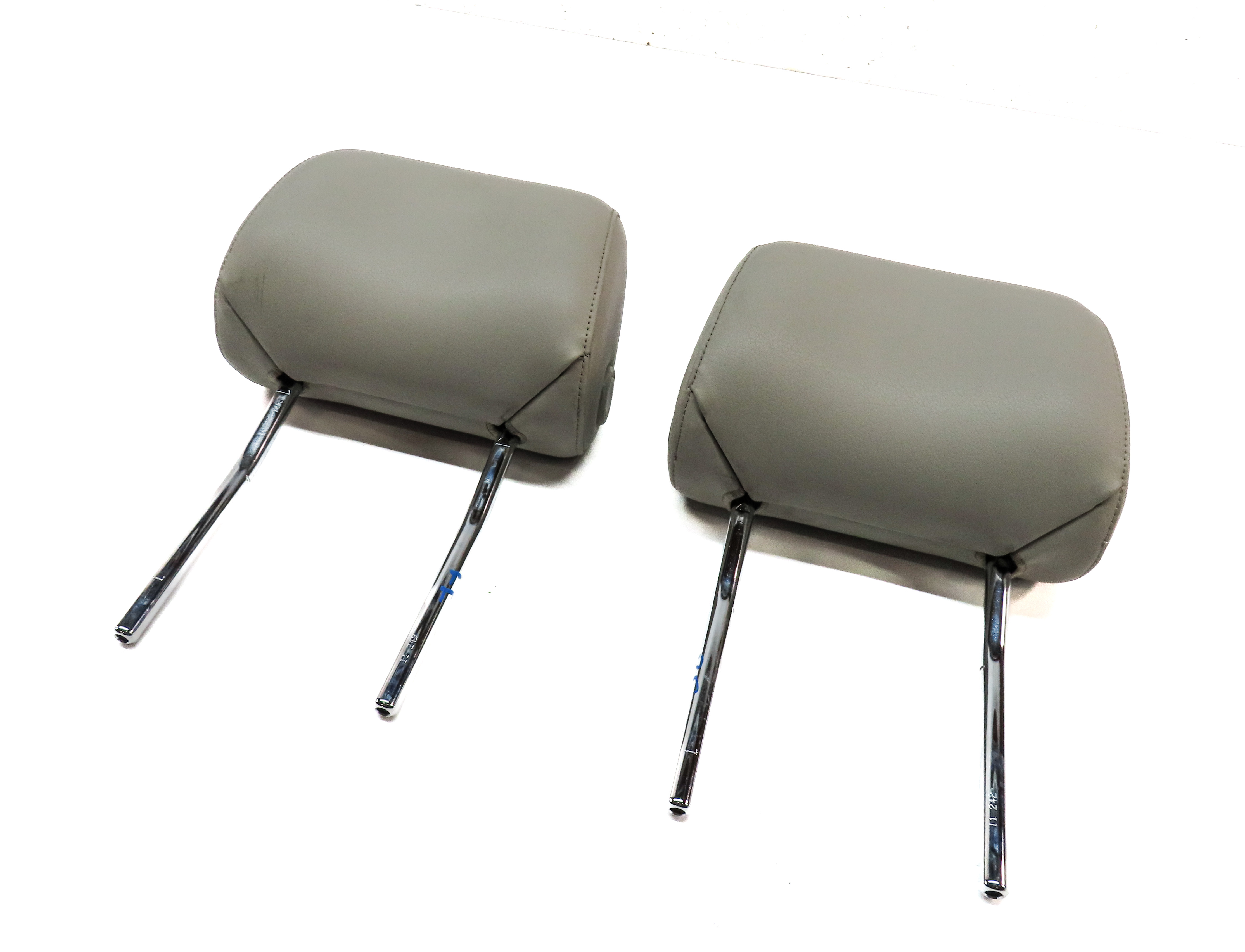 2009-2013 AUDI A3 HATCHBACK (8P) FRONT LEFT & RIGHT SEAT HEADREST SET-2 (GRAY) — exact item pictured